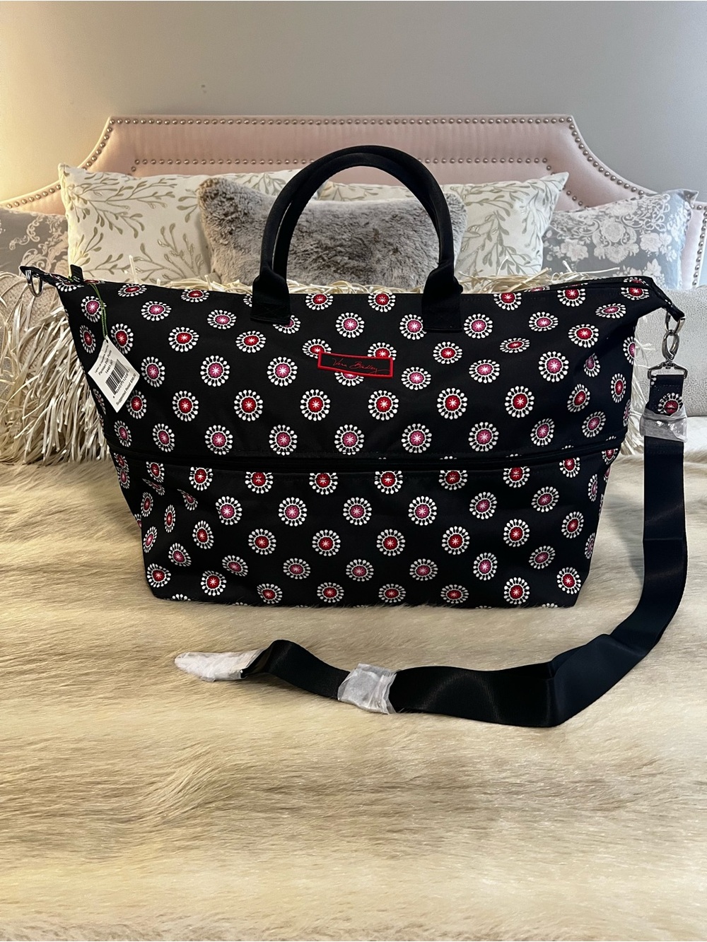 VERA BRADLEY Parisian Paisley Pom Poms 2015 Lighten Up EXPANDABLE Travel Bag